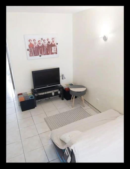 쥐비냑 T1 Proximite De Montpellier. 아파트 외부 사진